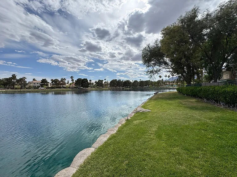2536 Golden Sands Dr — Photo 30
