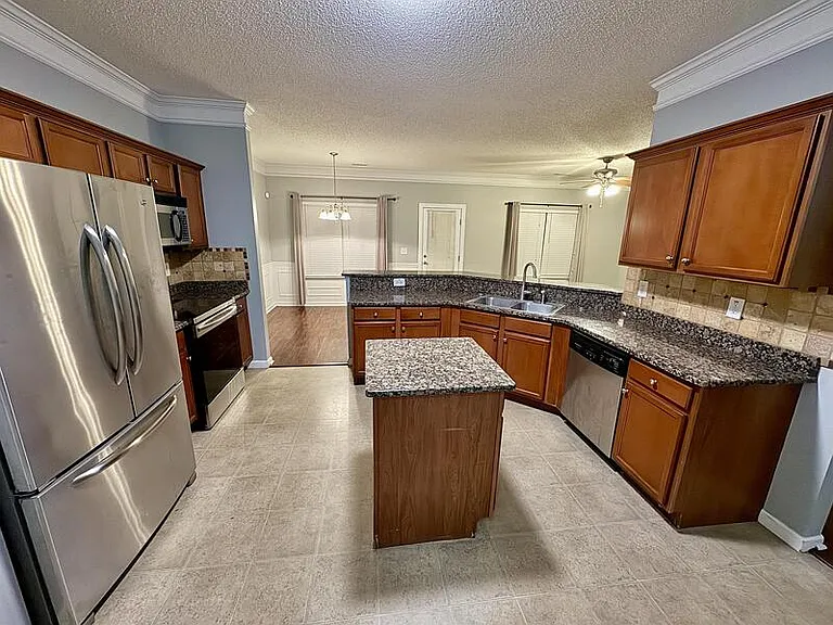 322 Clover Brook Dr — Photo 5