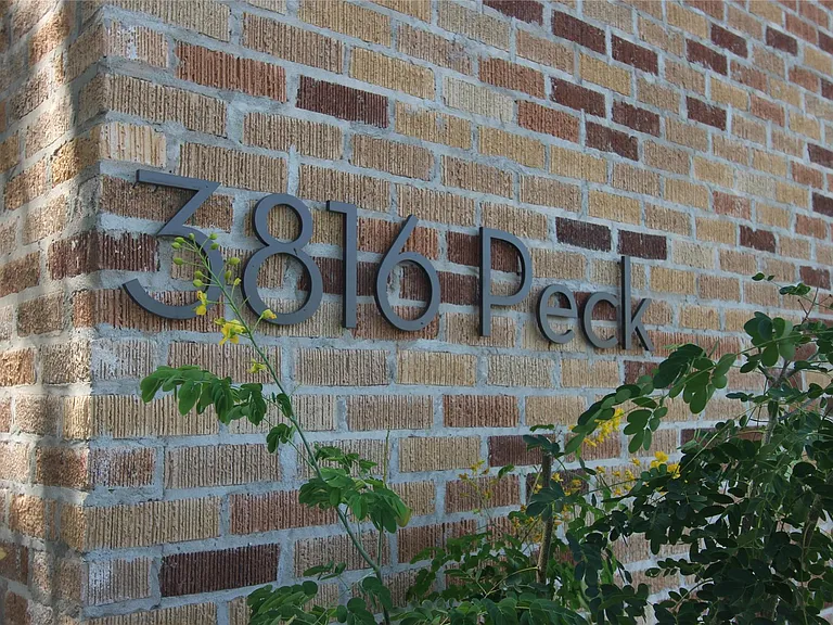 515 E 39th St #2 — Photo 22