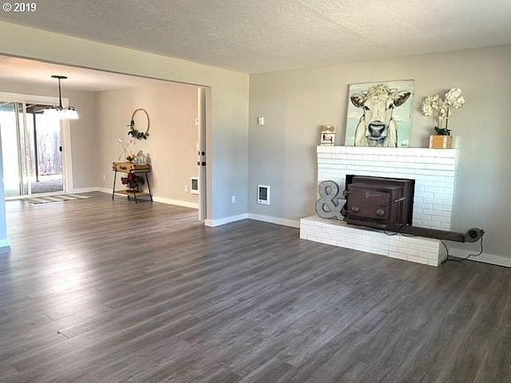 4th image of 6807 NE 107th Ave