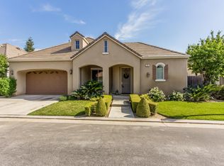 74 W Everglade Ave, Clovis, CA 93619