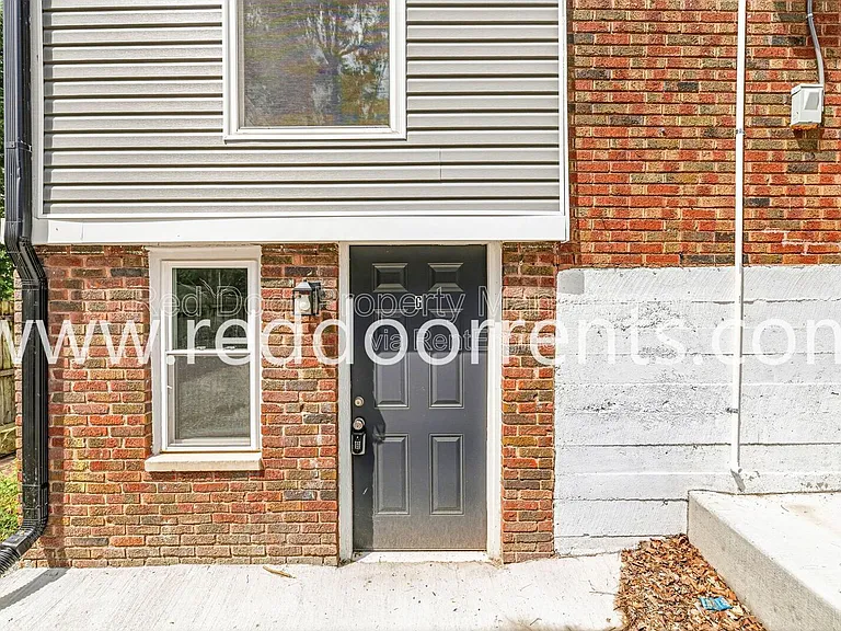 389 N Main St #G — Photo 13