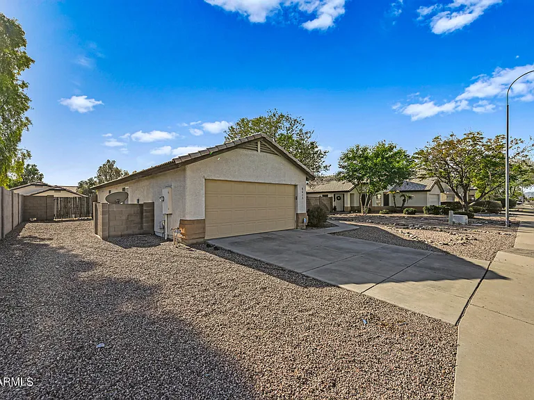 8615 W Butler Dr — Photo 2