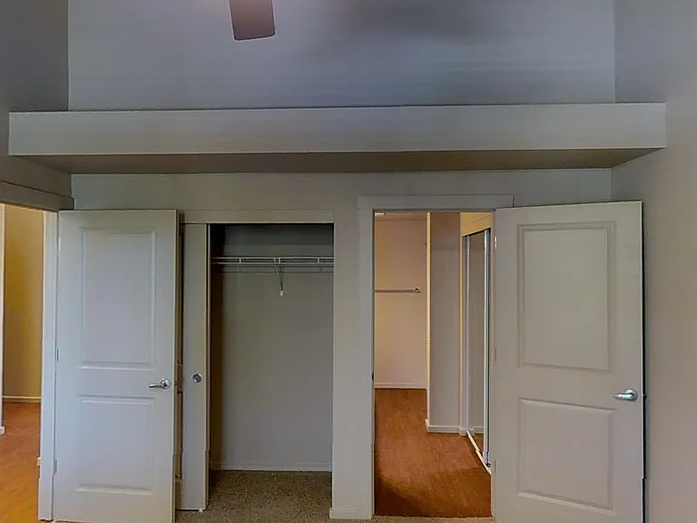 One Lake Place — Photo 2