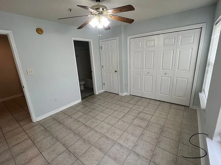409 Tree Top Ct #C — Photo 10
