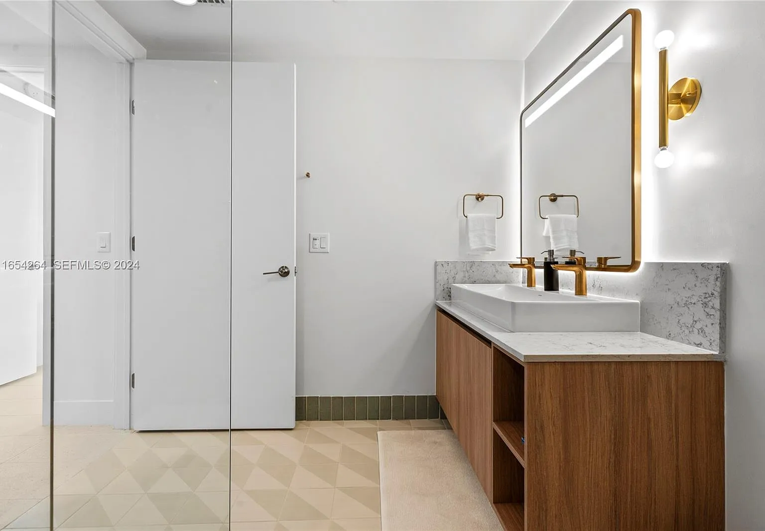 2 bed, $6,800 — Photo 4