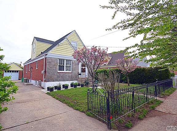 5th image of 218 Brooklyn Ave