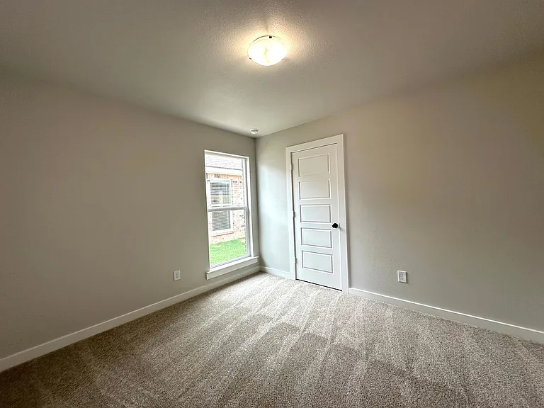 5513 Rice St — Photo 9