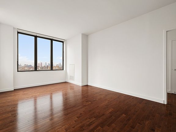 4th image of 101 W 24th St APT 22C