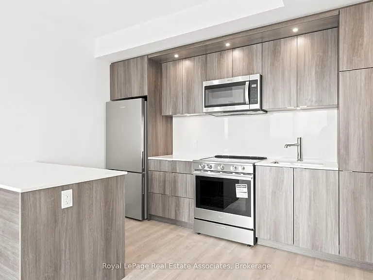 25 Cordova Ave #1812 — Photo 4