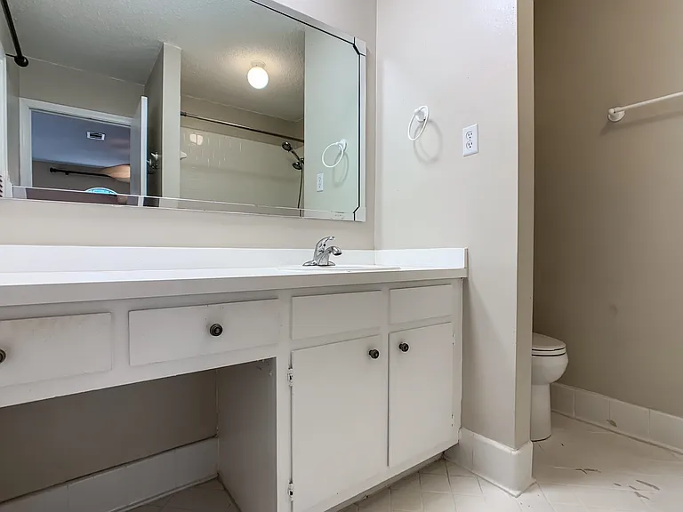 4239 Burtonwood Cir — Photo 16