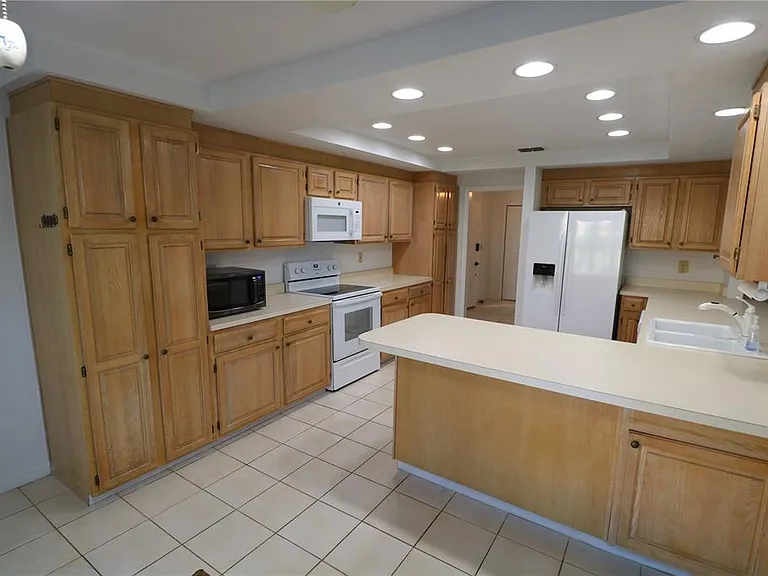 5424 Saddlebrook Way — Photo 16