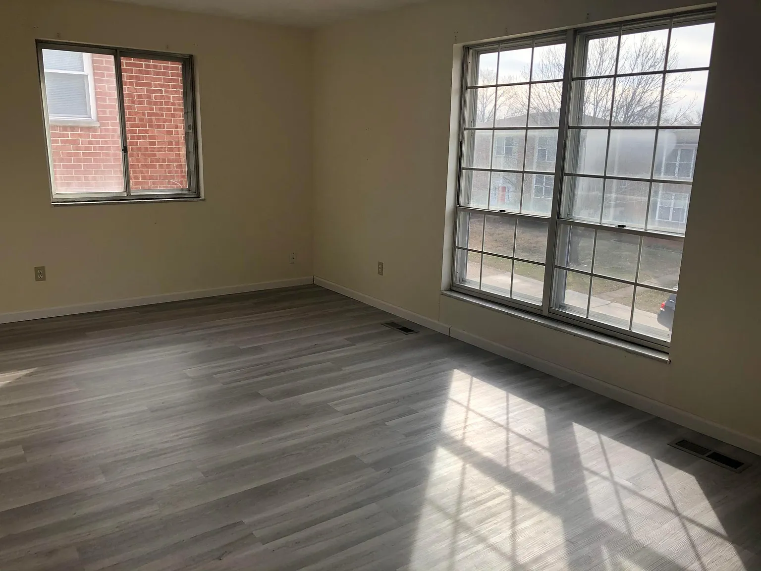 2 bed, 1200 sqft, $1,075 — Photo 2