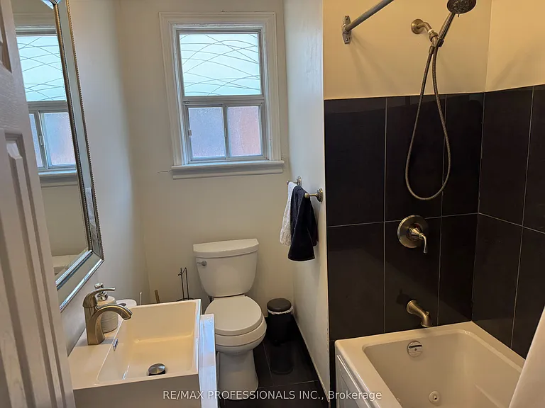 145 Yorkview Dr #MAIN — Photo 7