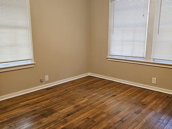 3rd image of 1920 Garland Ave