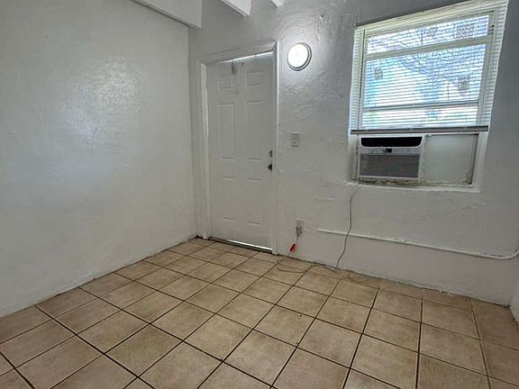 3rd image of 845 SW 6th St #4-D