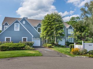 602 Barrister Ct #602, Wyckoff, NJ 07481