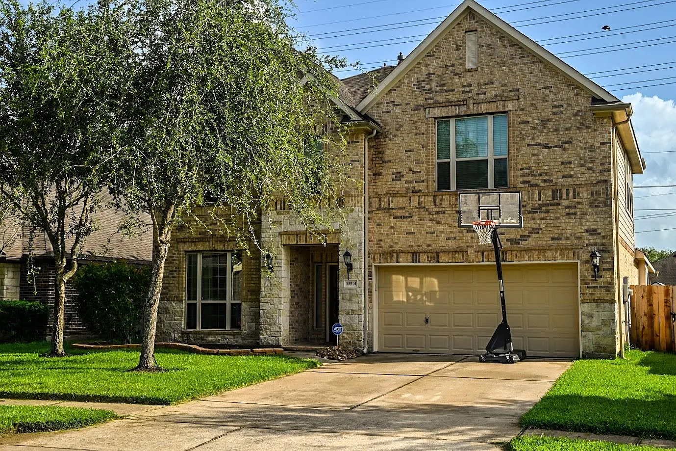 4 bed, 3.5 bath, 2883 sqft, $2,850 — Photo 1