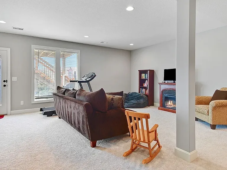 8003 W 166th Ter — Photo 18