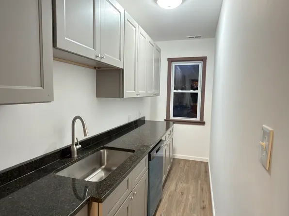 542 Grafton St #1, Worcester, MA 01604