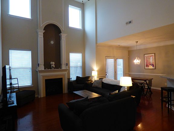 Living Room & Breakfast Nook