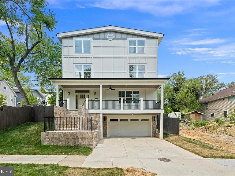 2902 Vista St NE — Photo 88