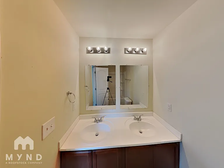 2547 Piering Dr — Photo 10