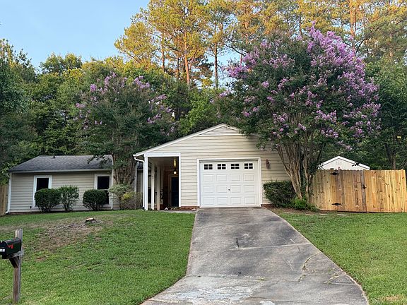 4th image of 1103 Broadford Dr