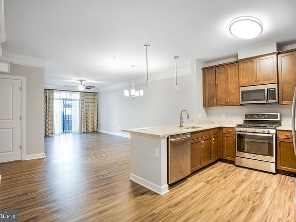 4th image of 6107 Fairview Farm Dr #205