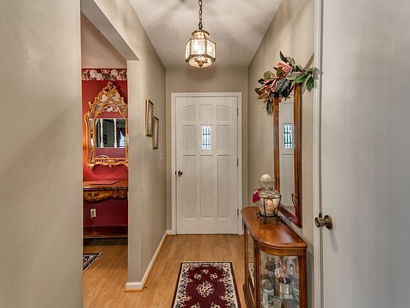 4th image of 12222 Narrow Ln