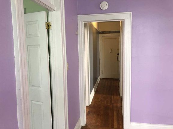 4th image of 3055 33rd St APT 2R