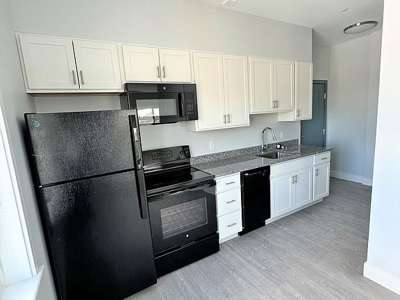 3rd image of 118 Old Colony Ave #201