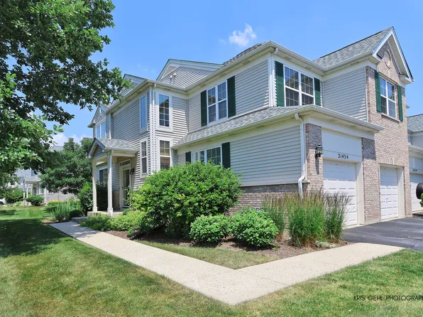 2145 Braeburn Dr Unit E, Wauconda, IL 60084