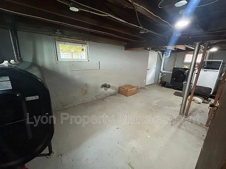 136 Aborn Ave — Photo 14