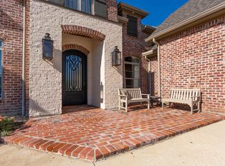 4820 Kingspoint Dr, Lake Charles, LA 70605
