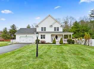 63 Christmas Tree Ln, Kingston, MA 02364