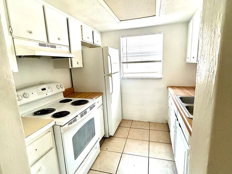 1225 Kennedy Rd #6 — Photo 5