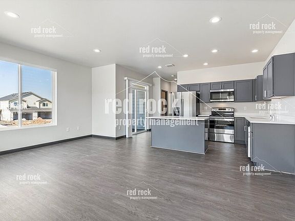 4th image of 1107 Greenfield Dr #1