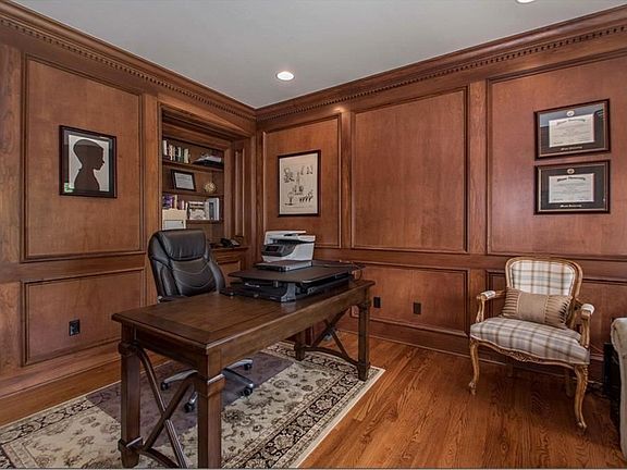 4th image of 7613 N Mannheim Ct