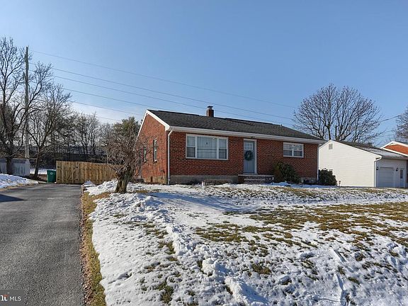 2nd image of 34 Carolyn St
