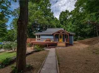 10 Lenape Trl, Southbury, CT 06488