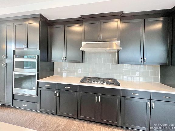2nd image of 2875 Rayfield Ave