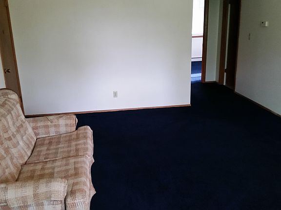 5th image of 1015 Summit Ave APT 1