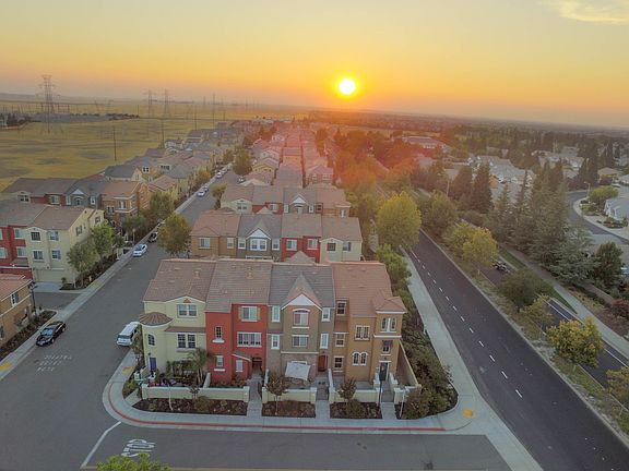3rd image of 1732 Camino Real Way