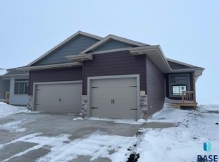 2701 S Lana Dr, Sioux Falls, SD 57106