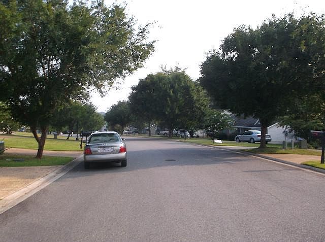 2nd image of 139 Cove Landing Dr