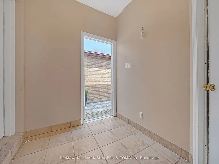 24 Glenvilla Rd — Photo 6
