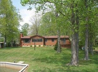 7500 W Lakewood Dr, Unionville, IN 47468