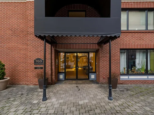 960 Harris Ave Unit 307, Bellingham, WA 98225