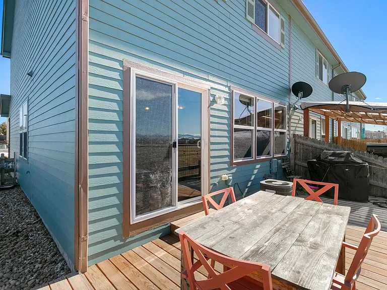 376 Montgomery Dr — Photo 25